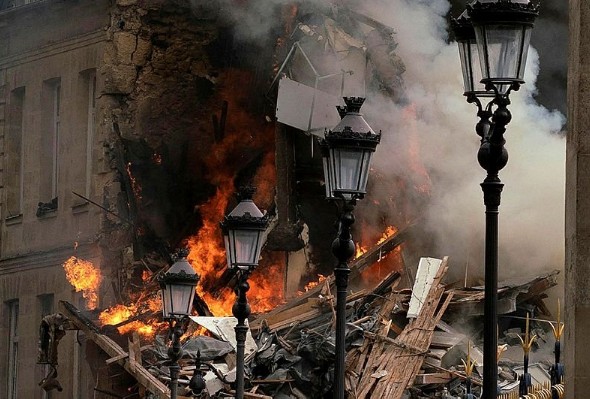 Fransa'nın başkenti Paris'te şiddetli patlama! Çok sayıda yaralı var